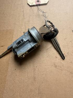 69057-35050 Toyota / Lexus 4runner Pickup Oem Ignition Switch Lock Cylinder And Key Set