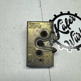 191837015 Volkswagen Vw Golf Mk2 Jetta Left Side Front Door Lock Catch