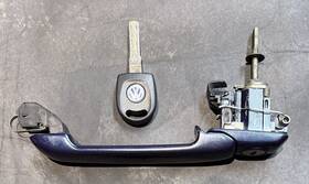 1e0837223 Volkswagen 1999.5-02 Vw Cabrio Mk3.5 Outer Door Handle No Key With Solid Paddle Oem Silver