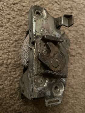 211837015g Volkswagen Vw T2 Bay Bus Van 1974-1979 Left Cab Door Lock Mechanism Genuine