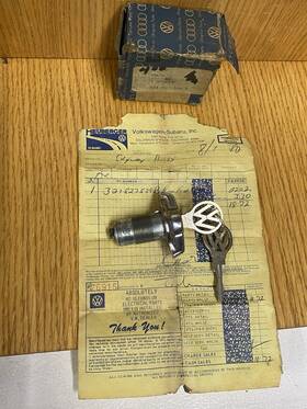 321827539b Volkswagen N.o.s. Rear Hatch Latch For Vw Dasher/passat Fits 5/73 To 7/77