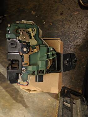 3b0839085a Volkswagen Dk81142 1998-2005 Passat Rear Left Side Door Lock Latch Actuator Oem