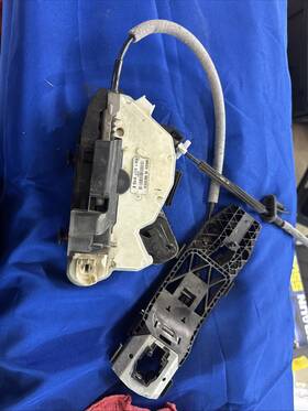 5c6837085-b Volkswagen 2012-2018 Passat Door Lock Latch Actuator Front Left Driver Oem