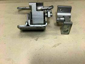 7l0833411 Volkswagen Touareg 2004 7l Rear Left Driver Side Door Hinge Support Set Factory