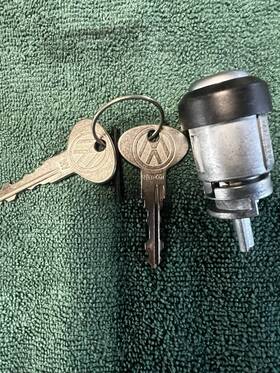 C-31-104 Volkswagen Vw Nos Ignition Lock Cylinder 2 Keys Porsche 914 924 944 Audi Fox