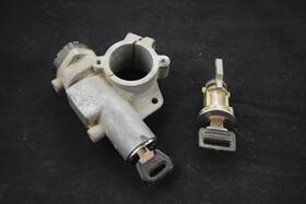 677085 Volvo Oem 1967-1975 140/145/164 Ignition Lock With Key