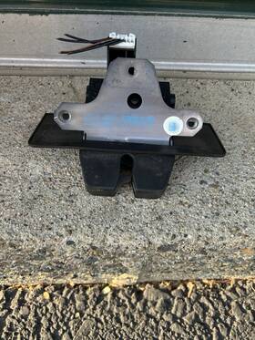 8n51-f442a66-ac Volvo 2010-2016 Xc60 Rear Trunk Lift Gate Lock Latch Actuator Oem Ak241048