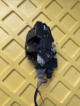 P8626197 Volvo C70 Convertible Driver Left Front Door Lock Latch Actuator Fits 1998-2004
