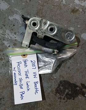 1c0827511 Vw 1998-2010 Beetle Hatch Trunk Latch Receiver Striker Plate Oem