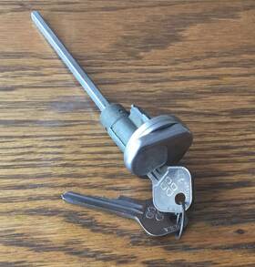 1315495 Yale Chrysler Mopar 1949 Trunk Lock With Logo Keys Vtg 1940s