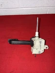 Mercedes Benz E-klasse W211 E220 Cdi Stellmotor Tankklappe A2038201997 Original. Fixed Price $29.95.