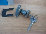 Nos 1981 - 83 Ford Econoline Club Wagon Tailgate Lock Key Liftgate E1UZ1121984J. Fixed Price $24.99.